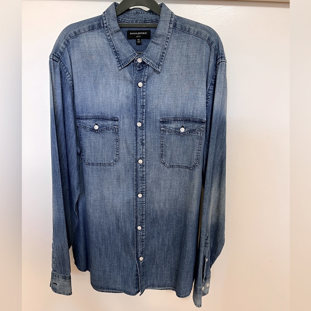 Banana Republic Casual Button-up Shirt